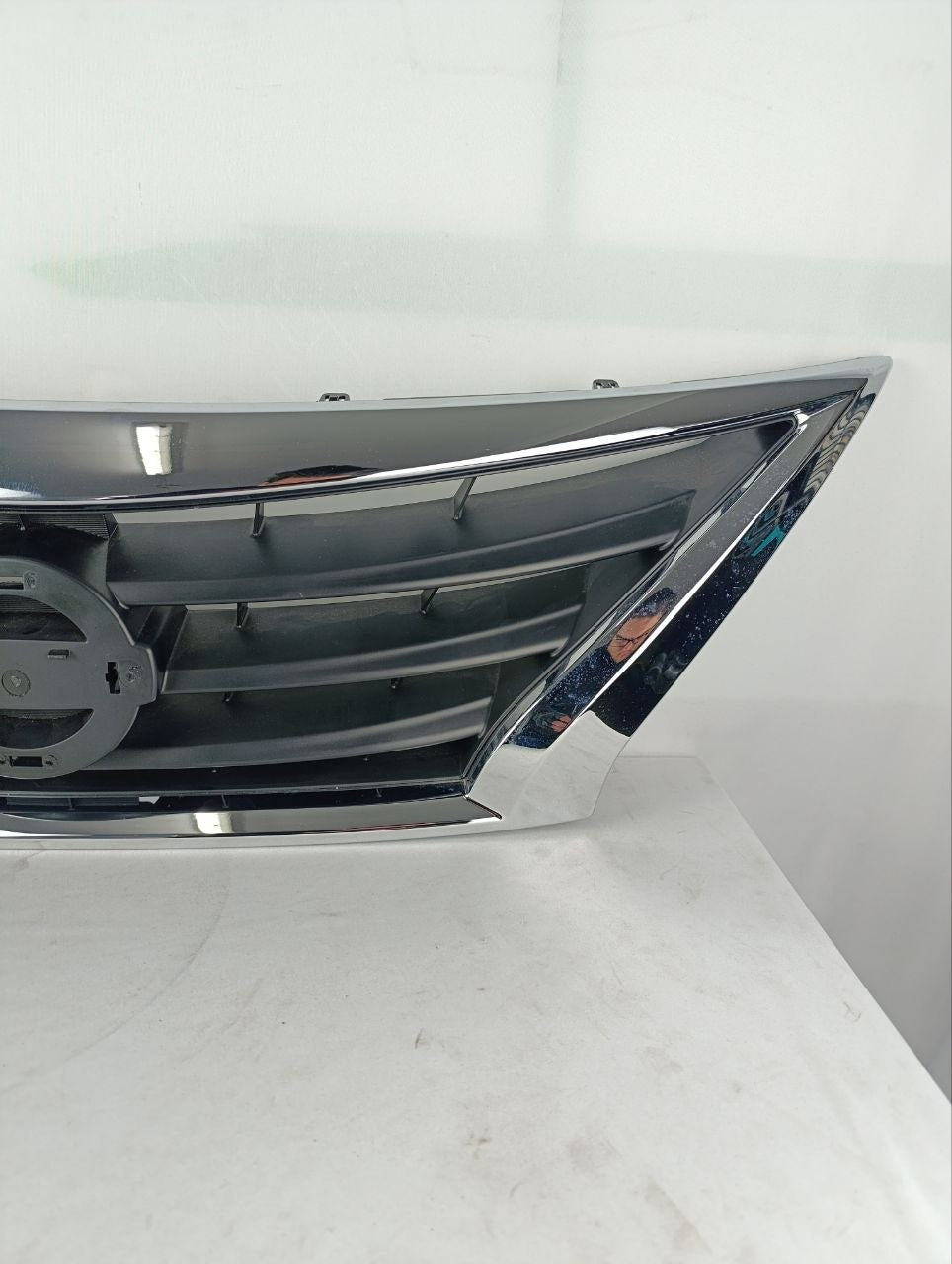 Grade Dianteira Superior Nissan Versa 2015/2019 cromo