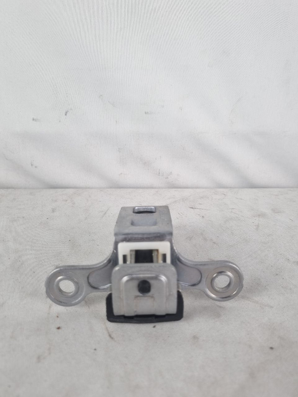 Fechadura Tampa Caçamba VW Amarok 2010/2023 Nova