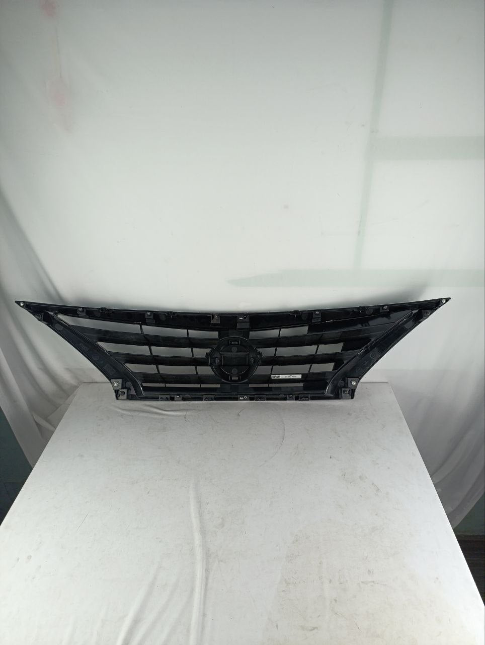 Grade Dianteira Superior Nissan Versa 2015/2019 cromo