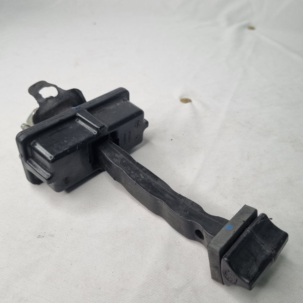 Limitador Porta Dianteira Esquerda Fiat Argo 2017/2024 Usado