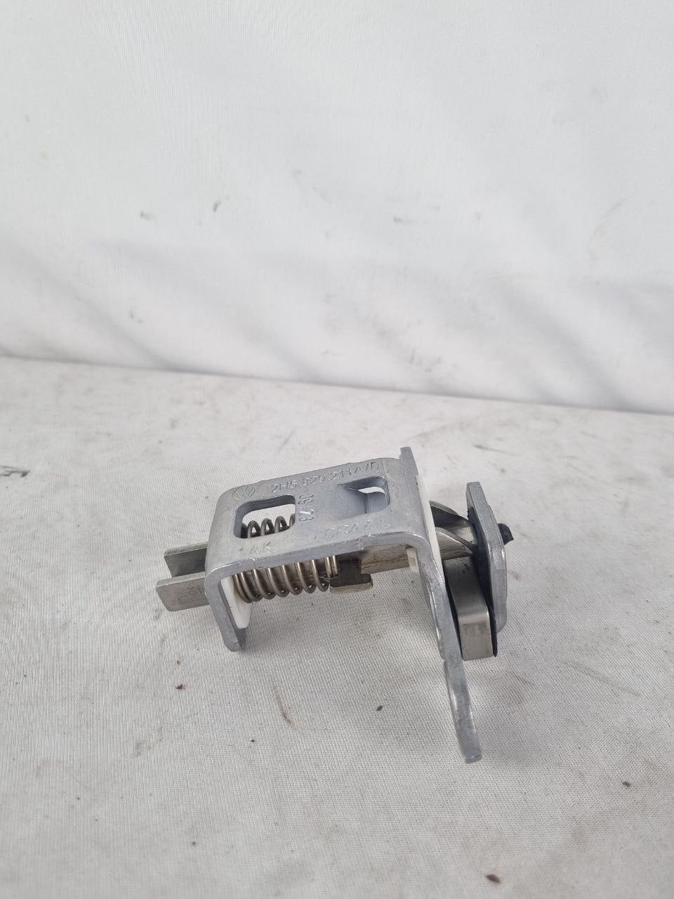 Fechadura Tampa Caçamba VW Amarok 2010/2023 Nova