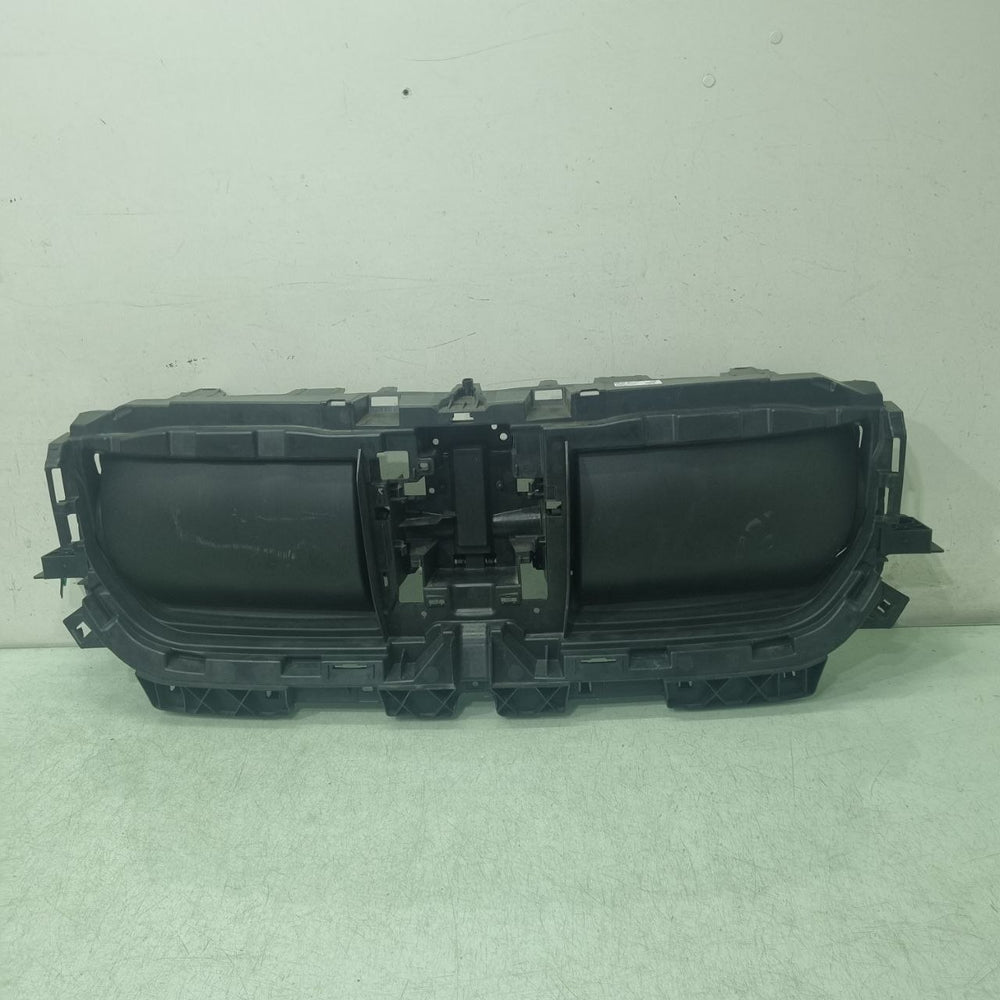 Grade Frontal Radiador BMW X1 2023 Usado