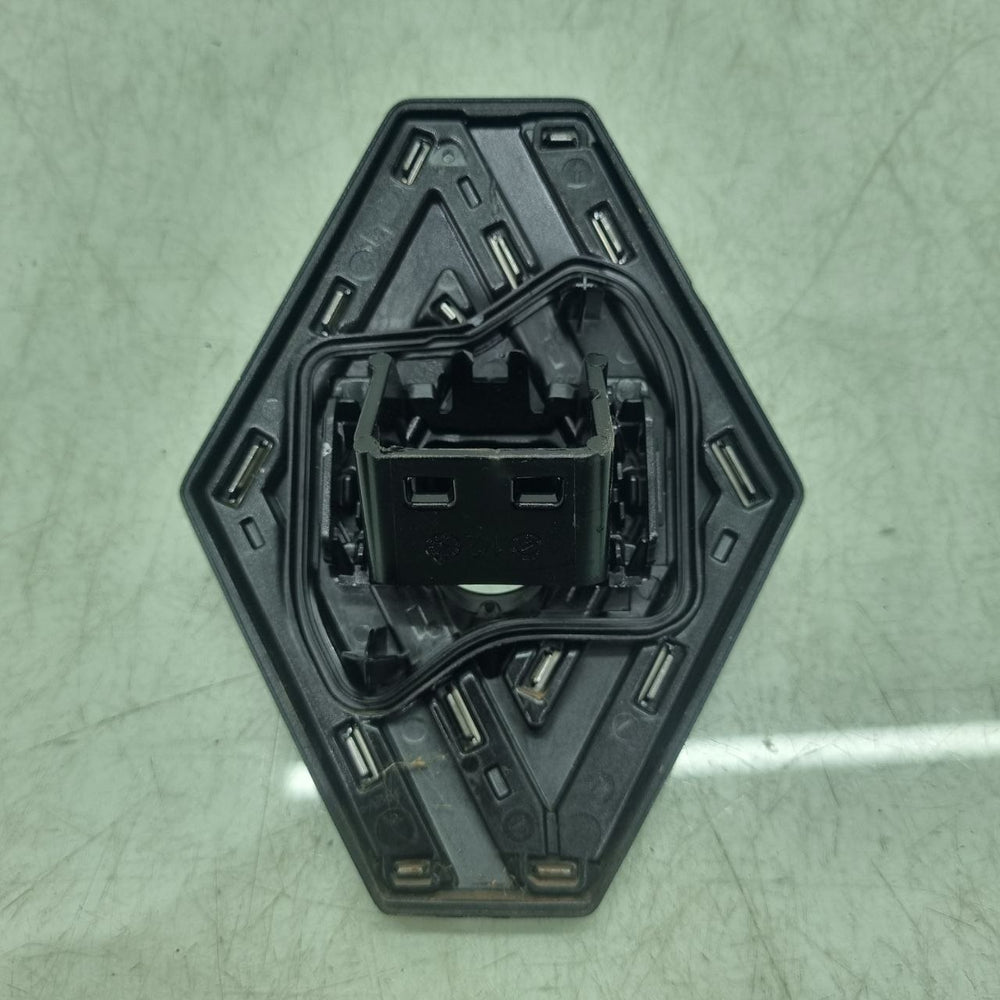 Emblema Diant Renault Kardian 2023/2025 Usado
