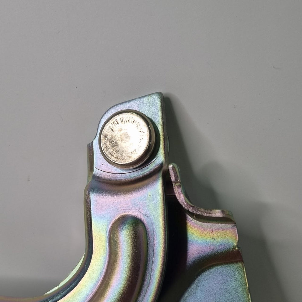 Dobradiça Capô Dianteira Esquerda Chevrolet Onix/Prisma 2012/2019 Nova