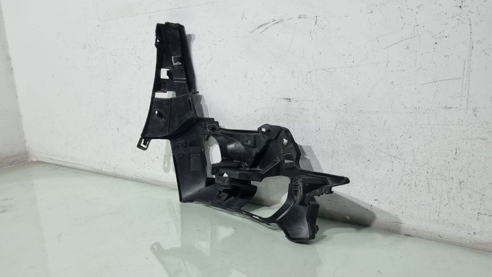 Suporte Farol de Milha Direito BMW X2 2018/2023 Usado